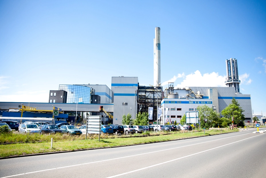 Afvalcentrale AVR gaat CO₂ leveren aan tuinders